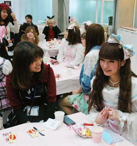 日本“萝莉协会”会长青木美沙子 日本“萝莉协会”会长青木美沙子