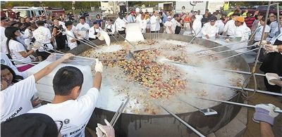 美国高校迎新各有绝招 宿舍食堂总动员(图) 美国高校迎新各有绝招 宿舍食堂总动员(图)