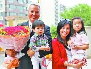 幸福的张庭。 幸福的张庭。