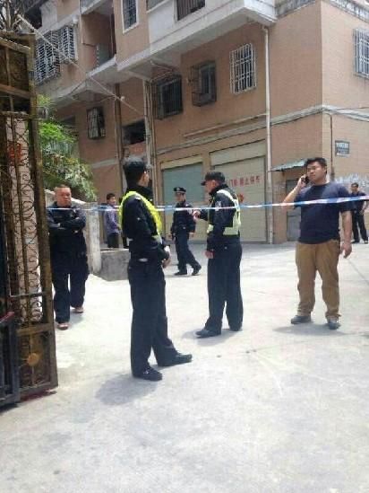 事发现场,警方已拉起警戒线。 事发现场,警方已拉起警戒线。