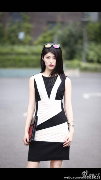 校花女神撞脸吴亦凡 