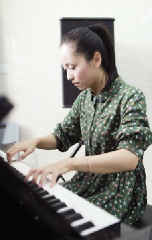 厦90后老师受学生热捧 厦90后老师受学生热捧