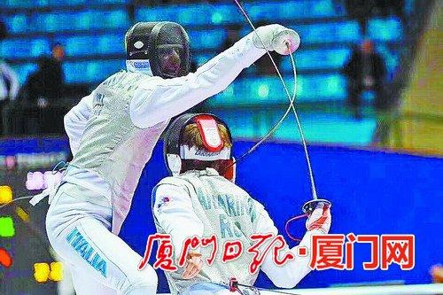 击剑课开设后,学生们将身披战服,持剑学习技战术。 (艾鲁特国际击剑中心供图)