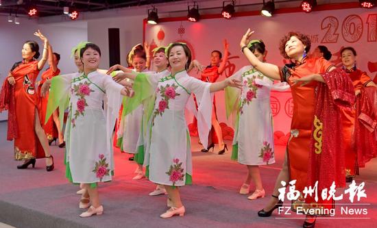 旗袍淑院旗袍秀《女人花》。