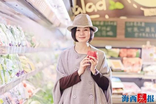 台湾著名诗人 颜艾琳