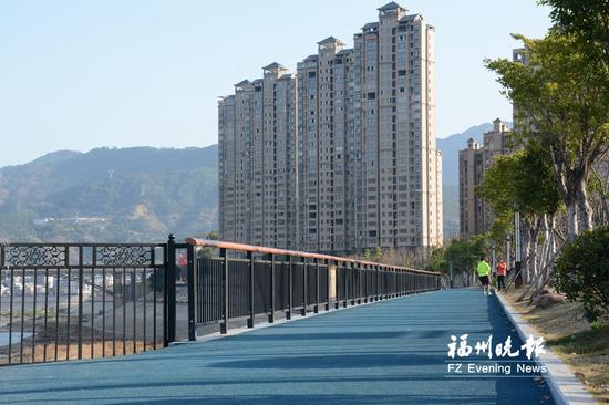 公园内的休闲步道。